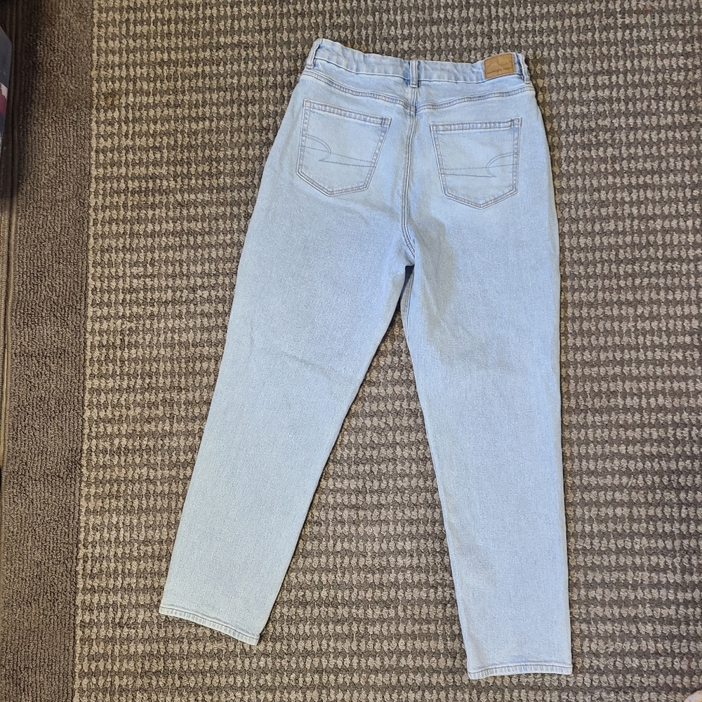 American Eagle Curvy Mom Jean Light Blue Denim Jeans 10 - Picture 4 of 16